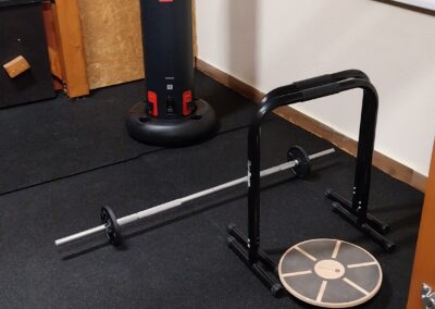 Tomaterem felszerelés, box, tolódzkodó, balancer, súlyok